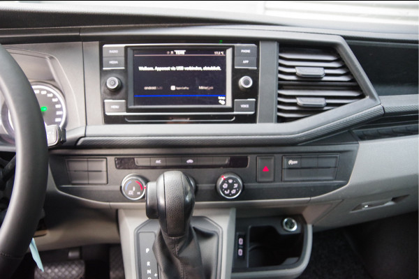 Volkswagen Transporter 2.0 TDI L2 150PK AUT. LED, TREKHAAK, CRUISE, CARPLAY, AIRCO, PARKEERSENSOREN, NL AUTO, NAP