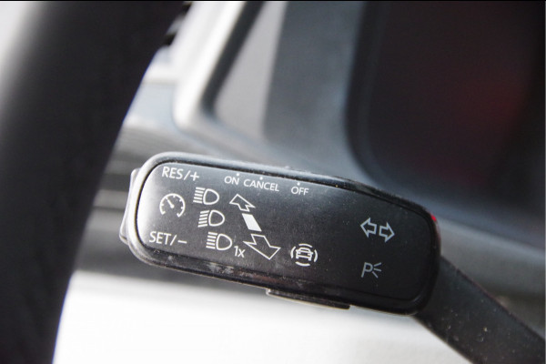 Volkswagen Transporter 2.0 TDI L2 150PK AUT. LED, TREKHAAK, CRUISE, CARPLAY, AIRCO, PARKEERSENSOREN, NL AUTO, NAP