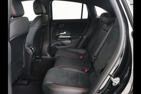 Mercedes-Benz EQA 250 AMG 67kWh | Trekhaak | Carplay | Head-Up | Stoelverwarming | Memory | Keyless | Navigatie | Leder/Alcantara | Sfeerverlichting | Widescreen | Full LED | Park Assist
