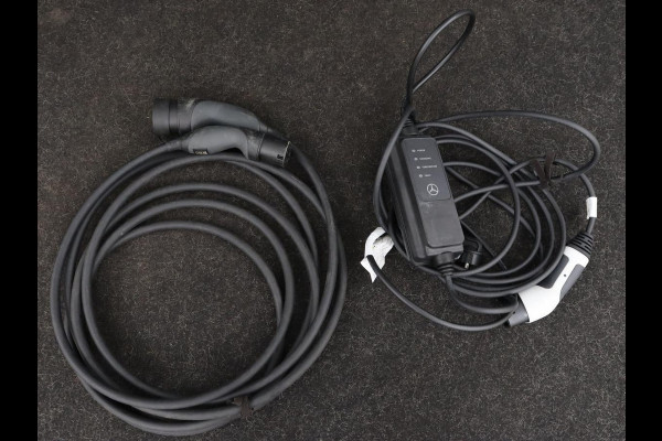 Mercedes-Benz EQA 250 AMG 67kWh | Trekhaak | Carplay | Head-Up | Stoelverwarming | Memory | Keyless | Navigatie | Leder/Alcantara | Sfeerverlichting | Widescreen | Full LED | Park Assist