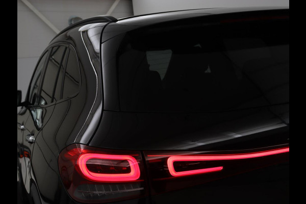 Mercedes-Benz EQA 250 AMG 67kWh | Trekhaak | Carplay | Head-Up | Stoelverwarming | Memory | Keyless | Navigatie | Leder/Alcantara | Sfeerverlichting | Widescreen | Full LED | Park Assist
