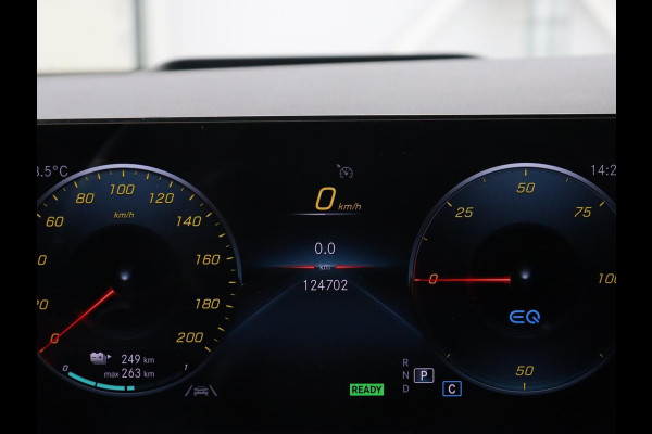 Mercedes-Benz EQA 250 AMG 67kWh | Trekhaak | Carplay | Head-Up | Stoelverwarming | Memory | Keyless | Navigatie | Leder/Alcantara | Sfeerverlichting | Widescreen | Full LED | Park Assist