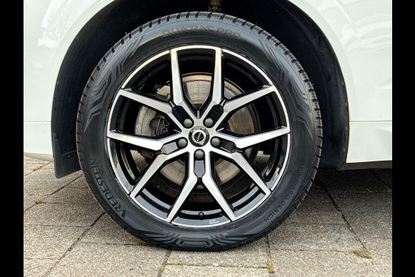 Volvo XC60 2.0 T6 Plug-in hybrid AWD R-Design Long Range | Skyroof | 20" velgen | Sportstoelen | Stoel- stuurverwaming | A-Camera