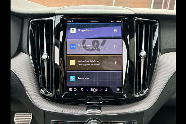 Volvo XC60 2.0 T6 Plug-in hybrid AWD R-Design Long Range | Skyroof | 20" velgen | Sportstoelen | Stoel- stuurverwaming | A-Camera