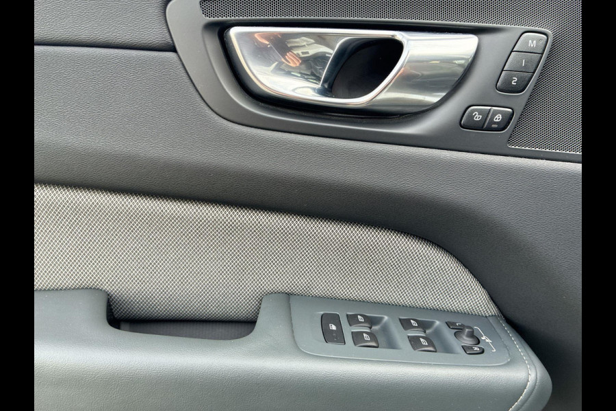 Volvo XC60 2.0 T6 Plug-in hybrid AWD R-Design Long Range | Skyroof | 20" velgen | Sportstoelen | Stoel- stuurverwaming | A-Camera