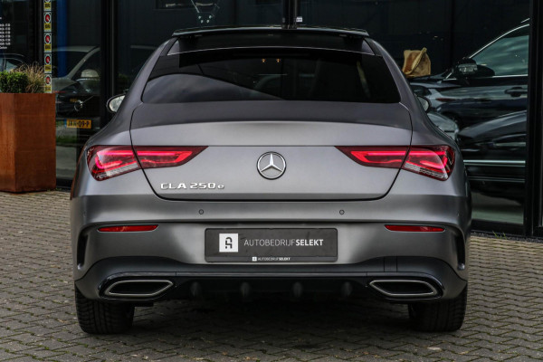 Mercedes-Benz CLA-Klasse 250 e AMG - PANO - MATGRIJS - SFEER - CAMERA