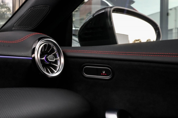 Mercedes-Benz CLA-Klasse 250 e AMG - PANO - MATGRIJS - SFEER - CAMERA