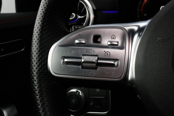 Mercedes-Benz CLA-Klasse 250 e AMG - PANO - MATGRIJS - SFEER - CAMERA