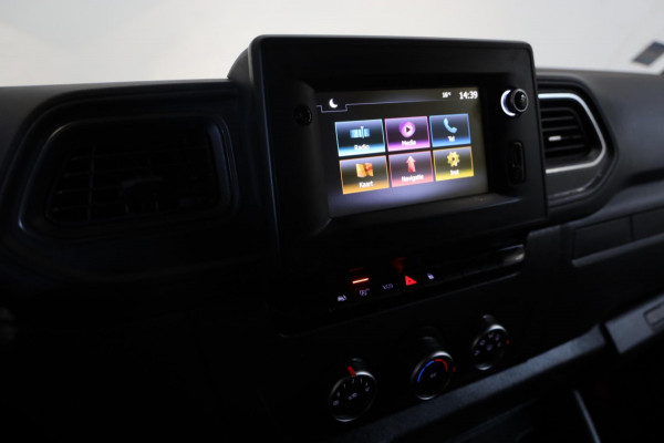 Renault Master T35 2.3 dCi 150PK L2/H2 CAMERA NAVI AIRCO TREKHAAK PDC CRUISE CONTROL LEASE V/A € 134,- p.m. INRUIL MOGELIJK