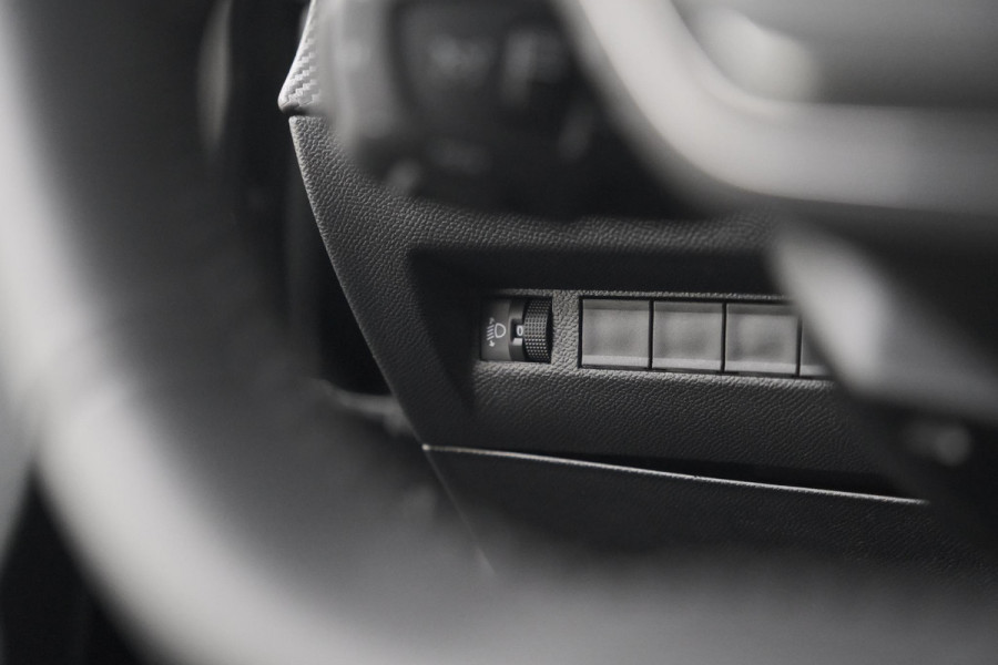 Peugeot 208 PureTech 100 Allure | 360 Camera | Adaptieve Cruise Control | Dodehoekdetectie | Navigatie