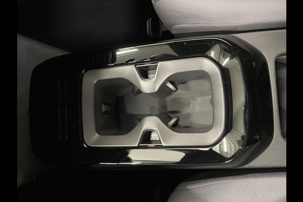 Volkswagen ID.4 Pro 77 kWh Airco ECC Wireless Carplay Navi PDC VA 19"LM Velgen Adaptive Cruise Control