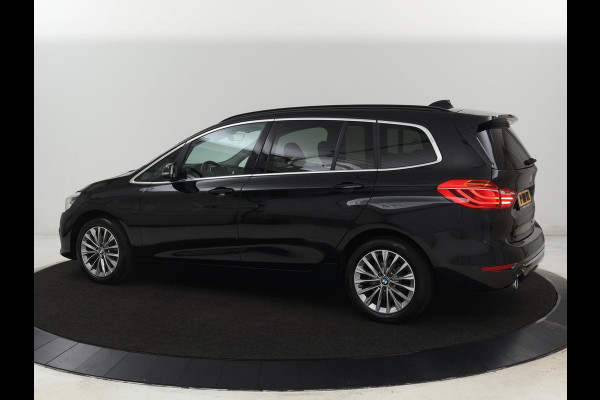 BMW 2 Serie Gran Tourer 216i Luxury Line 7-persoons | Trekhaak | Stoelverwarming | Leder | Head-Up | Camera | Navigatie | Full LED | Park Assist | Sfeerverlichting | Climate control | Getint glas