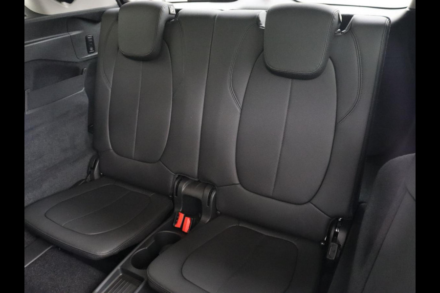 BMW 2 Serie Gran Tourer 216i Luxury Line 7-persoons | Trekhaak | Stoelverwarming | Leder | Head-Up | Camera | Navigatie | Full LED | Park Assist | Sfeerverlichting | Climate control | Getint glas