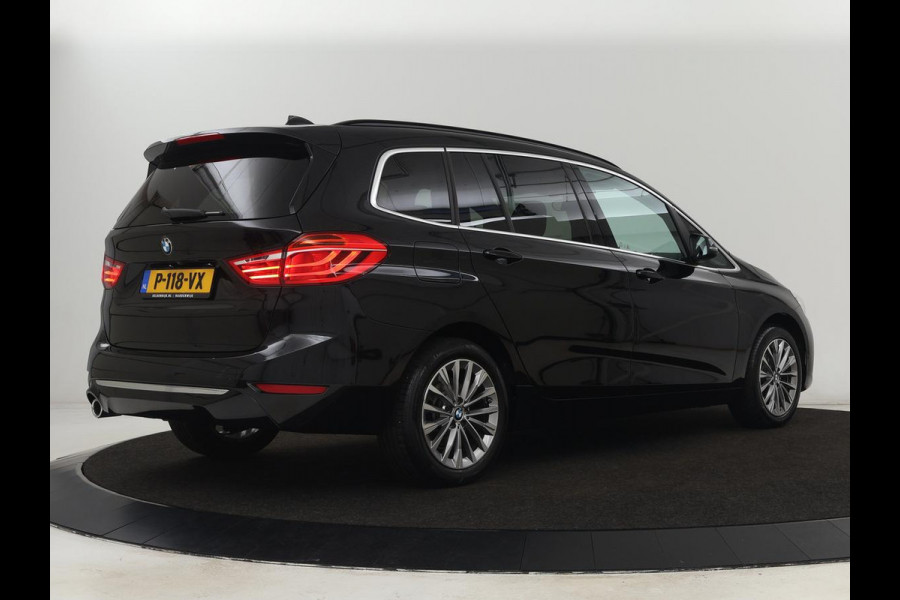 BMW 2 Serie Gran Tourer 216i Luxury Line 7-persoons | Trekhaak | Stoelverwarming | Leder | Head-Up | Camera | Navigatie | Full LED | Park Assist | Sfeerverlichting | Climate control | Getint glas