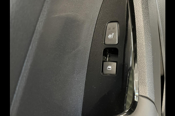 Kia Sportage 1.6 T-GDi PHEV 265pk AWD DynamicLine Airco Navi Carplay Adaptive Cruise Control PDC VA+ Camera 19" LM Velgen Full LED Virtual Cockpit