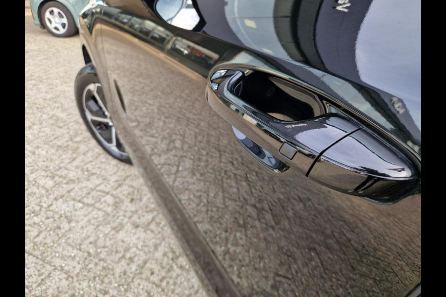 Kia Niro 1.6 GDi Hybrid DynamicPlusLine | Stoel -en Stuurverwarming | Head-Up Display | Elektr. Achterklep | Leder |