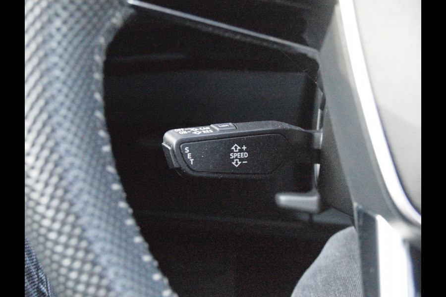 Audi e-tron e-tron 55 quattro advanced 95 kWh | S-line | Panoramadak | Bang & Olufsen | Camera | Apple Carplay |