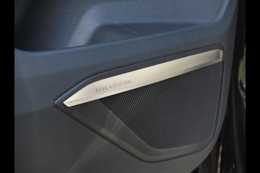 Audi e-tron e-tron 55 quattro advanced 95 kWh | S-line | Panoramadak | Bang & Olufsen | Camera | Apple Carplay |
