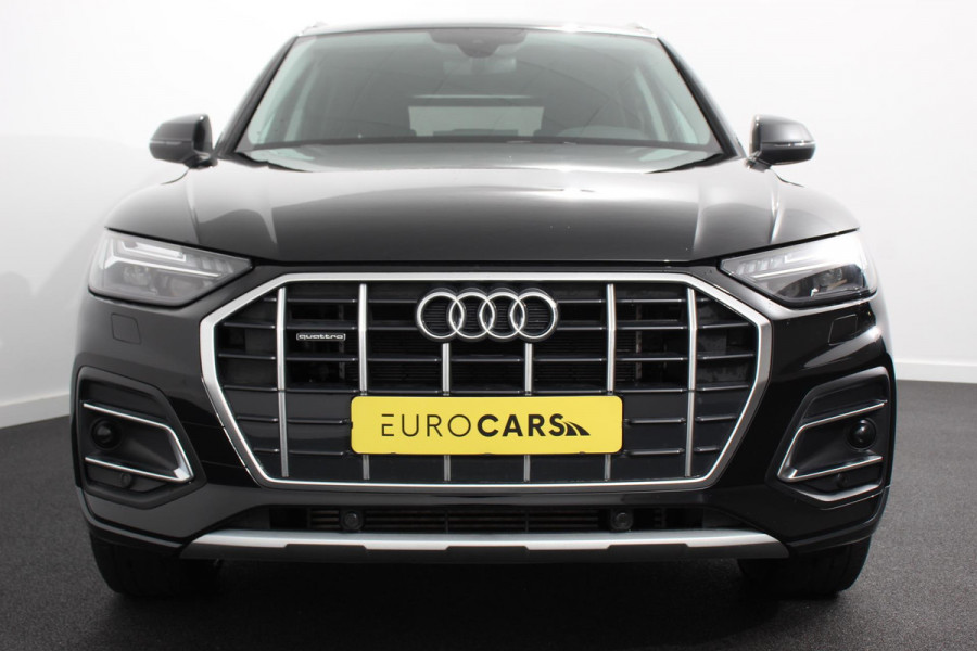 Audi Q5 50 TFSI e quattro PHEV Prestige | Navigatie | Apple Carplay/Android Auto | Adaptive Cruise Control | Parkeersensoren | Camera | Lane Assist | Elektrische achterklep | Matrix | LED koplampen | Dynamische knipperlichten | Inklapbare trekhaak | Virtual Cockpit | Stoelverwarming | Privacyglass | Ambienteverlichting Multicolor