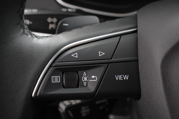 Audi Q5 50 TFSI e quattro PHEV Prestige | Navigatie | Apple Carplay/Android Auto | Adaptive Cruise Control | Parkeersensoren | Camera | Lane Assist | Elektrische achterklep | Matrix | LED koplampen | Dynamische knipperlichten | Inklapbare trekhaak | Virtual Cockpit | Stoelverwarming | Privacyglass | Ambienteverlichting Multicolor