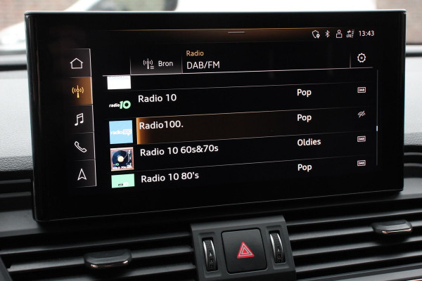 Audi Q5 50 TFSI e quattro PHEV Prestige | Navigatie | Apple Carplay/Android Auto | Adaptive Cruise Control | Parkeersensoren | Camera | Lane Assist | Elektrische achterklep | Matrix | LED koplampen | Dynamische knipperlichten | Inklapbare trekhaak | Virtual Cockpit | Stoelverwarming | Privacyglass | Ambienteverlichting Multicolor