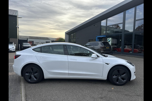 Tesla Model 3 Standard RWD Plus 60 kWh AUTOPILOT | AFNEEMBARE TREKHAAK | RIJKLAAR GELEVERD MET 12 MND BOVAG GARANTIE