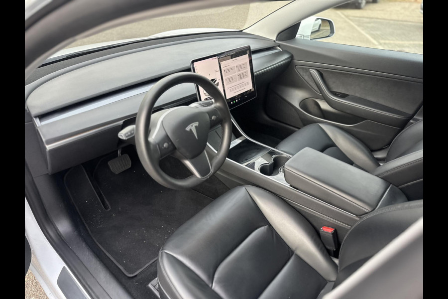 Tesla Model 3 Standard RWD Plus 60 kWh AUTOPILOT | AFNEEMBARE TREKHAAK | RIJKLAAR GELEVERD MET 12 MND BOVAG GARANTIE