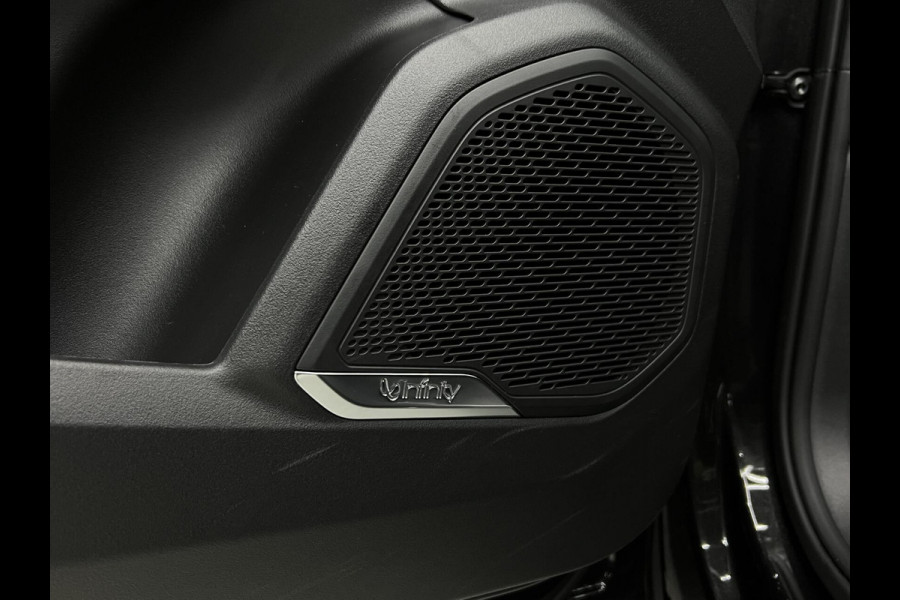 Lynk & Co 01 1.5 PHEV Mat Grijs | Pano | Trekhaak | NAP