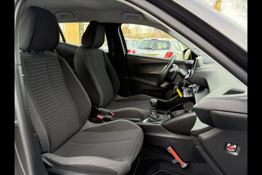 Peugeot 2008 1.2 PureTech Active 2e Eigenaar,Navi,Trekhaak,Pdc,6 Bak,Clima,Cruise,102pk,Apk tot 11-2026