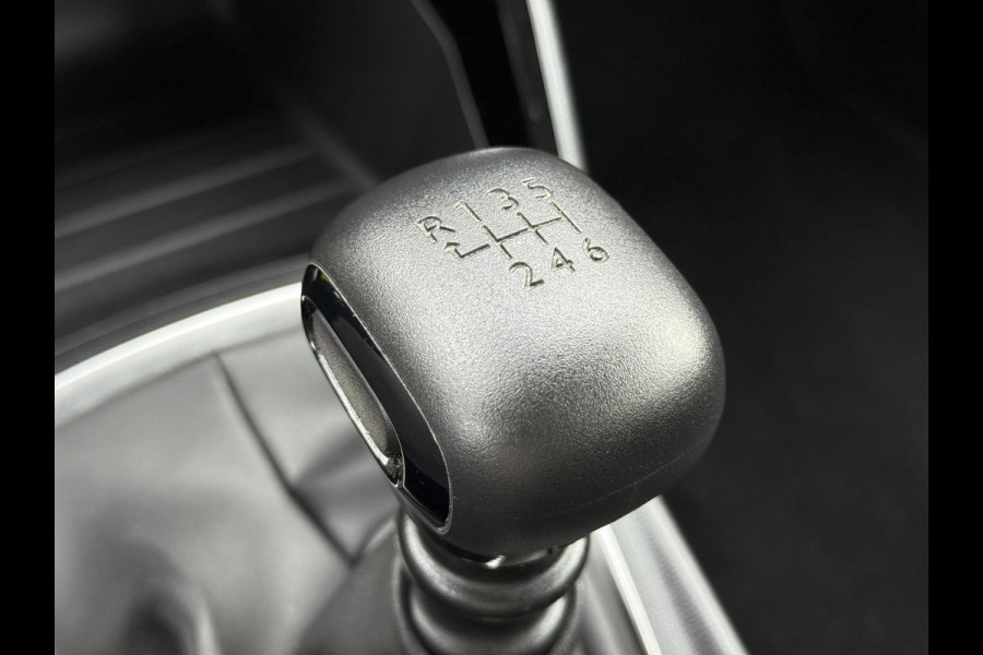 Peugeot 2008 1.2 PureTech Active 2e Eigenaar,Navi,Trekhaak,Pdc,6 Bak,Clima,Cruise,102pk,Apk tot 11-2026