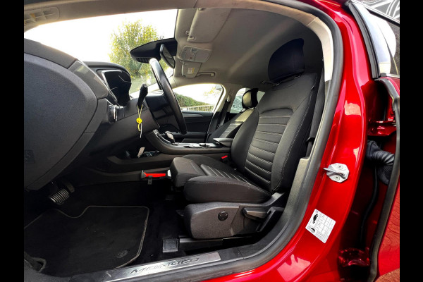 Ford Mondeo 2.0 IVCT HEV Titanium Carplay_Camera Full option