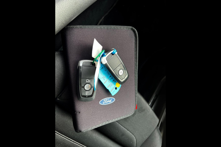 Ford Mondeo 2.0 IVCT HEV Titanium Carplay_Camera Full option