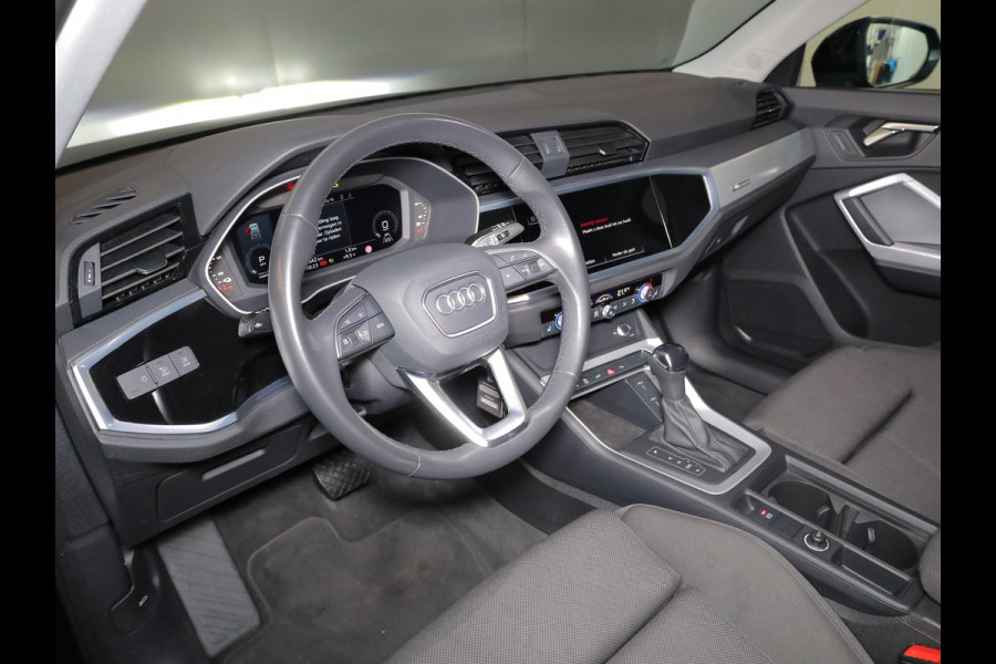 Audi Q3 45 TFSI e Business Edition 245 pk S-tronic| Navigatie | Parkeersensoren | Achteruitrijcamera | Stoelverwarming | Apple Carplay/Android Auto |