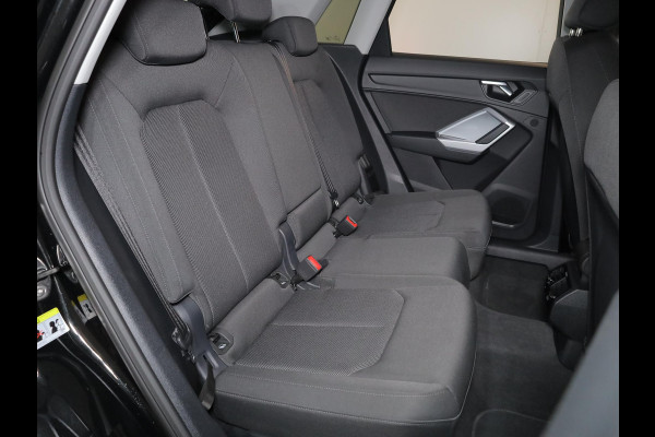 Audi Q3 45 TFSI e Business Edition 245 pk S-tronic| Navigatie | Parkeersensoren | Achteruitrijcamera | Stoelverwarming | Apple Carplay/Android Auto |