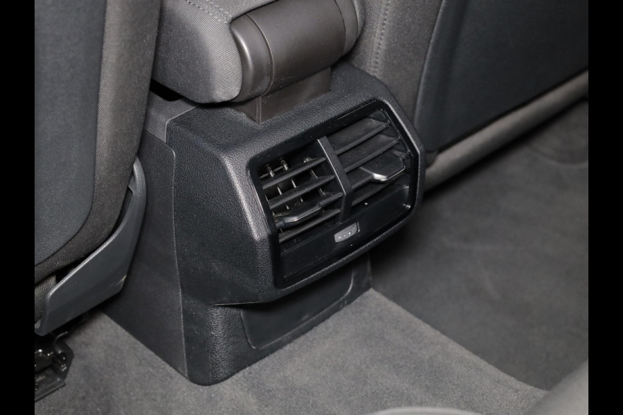 Audi Q3 45 TFSI e Business Edition 245 pk S-tronic| Navigatie | Parkeersensoren | Achteruitrijcamera | Stoelverwarming | Apple Carplay/Android Auto |