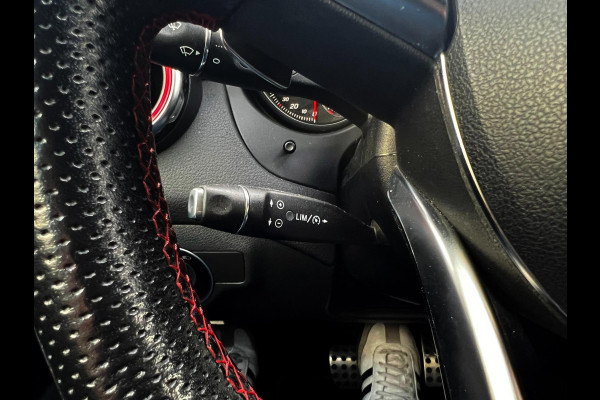 Mercedes-Benz GLA 180 Sport Edition AMG-Line_carplay_Panorama_Camera_Navi_Cruise