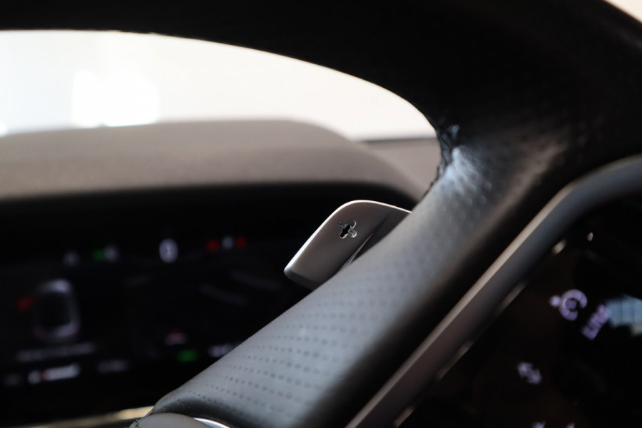 Land Rover Range Rover Evoque 1.5 P300e AWD R-Dynamic HSE Black Pack 20'' Gloss Black Memory stoelen