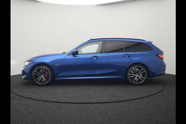BMW 3 Serie Touring 330e M Sport Pro Plug In Hybrid 292pk Dealer O.H. PHEV | Widescreen Navi | Trekhaak Af Fabriek | Panodak | Adaptive Cruise | Camera |  Alcantara Sportstoelen Memory & Verwarmd | Sfeerverlichting | Apple Carplay | Stuur Verwarmd | Navigatie |