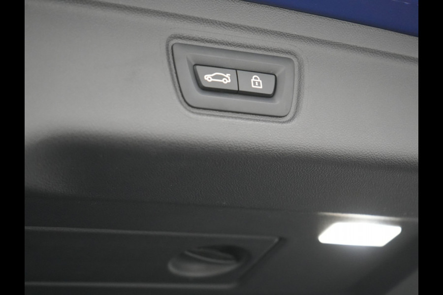 BMW 3 Serie Touring 330e M Sport Pro Plug In Hybrid 292pk Dealer O.H. PHEV | Widescreen Navi | Trekhaak Af Fabriek | Panodak | Adaptive Cruise | Camera |  Alcantara Sportstoelen Memory & Verwarmd | Sfeerverlichting | Apple Carplay | Stuur Verwarmd | Navigatie |