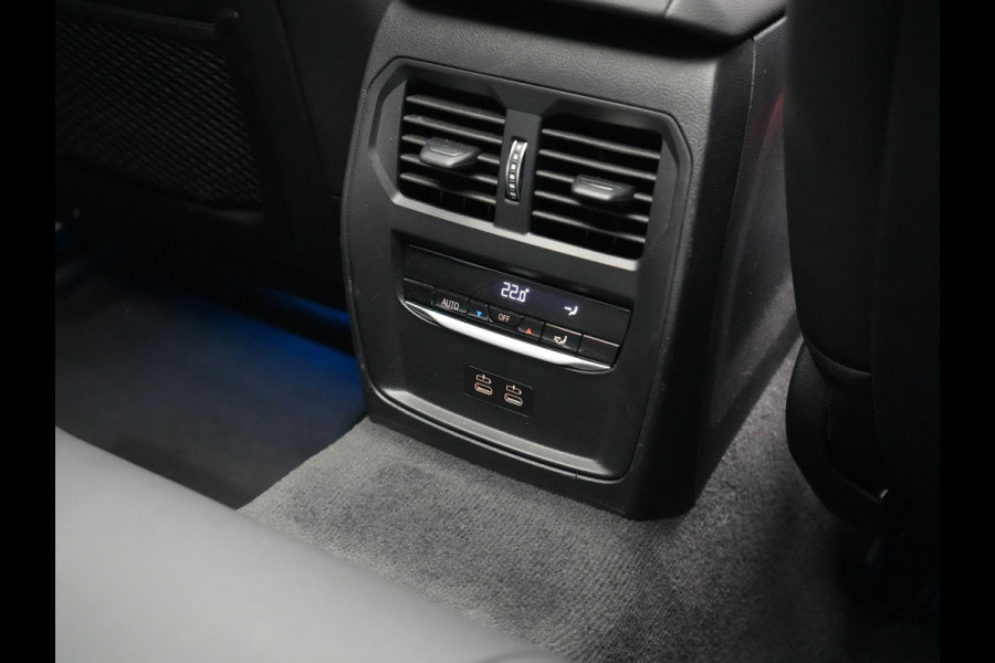 BMW 3 Serie Touring 330e M Sport Pro Plug In Hybrid 292pk Dealer O.H. PHEV | Widescreen Navi | Trekhaak Af Fabriek | Panodak | Adaptive Cruise | Camera |  Alcantara Sportstoelen Memory & Verwarmd | Sfeerverlichting | Apple Carplay | Stuur Verwarmd | Navigatie |