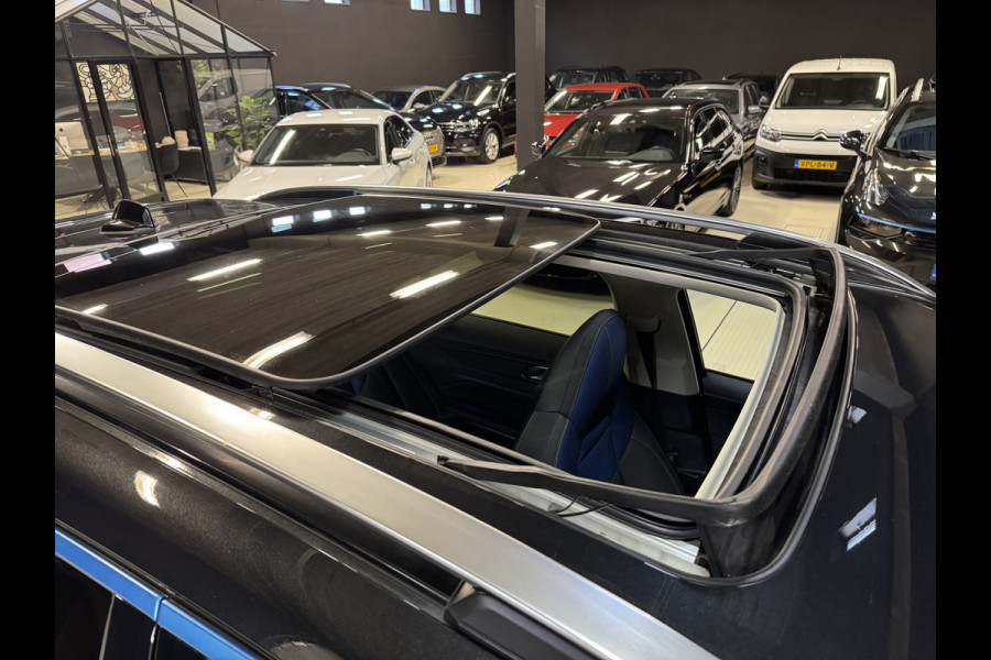 Lynk & Co 01 1.5 | Panoramadak | Adaptive cruise | Camera | Stoelverwarming | Carplay | Sfeerverlichting