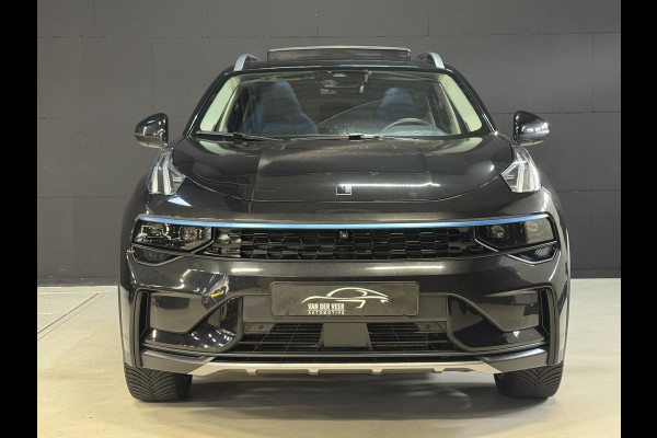 Lynk & Co 01 1.5 | Panoramadak | Adaptive cruise | Camera | Stoelverwarming | Carplay | Sfeerverlichting
