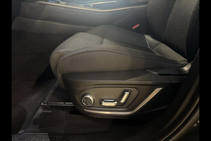 Lynk & Co 01 1.5 | Panoramadak | Adaptive cruise | Camera | Stoelverwarming | Carplay | Sfeerverlichting