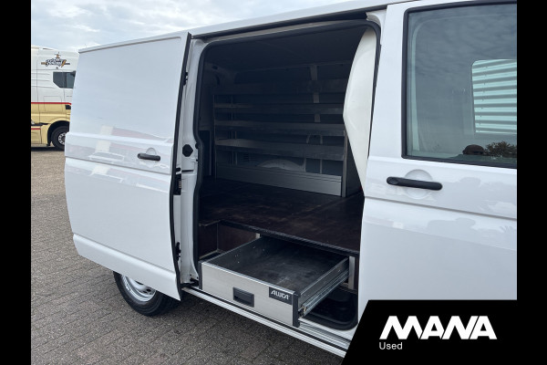 Volkswagen Transporter 2.0 TDI 110PK L1H1 Camera Airco Cruise Trekhaak Voorruitverwarming