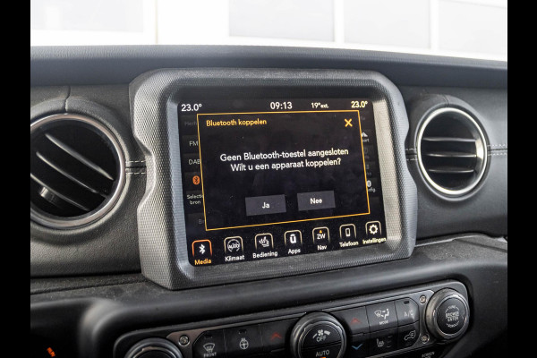 Jeep Wrangler Unlimited 2.0T Sahara | Grijs kenteken | Stoel-/Stuurverwarming | Navi |  Adapt. Cruise | Clima | Camera | Leder | Keyless | 20" Velgen