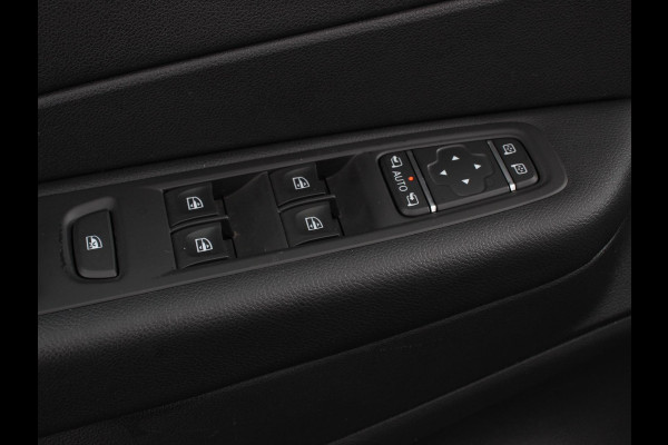 Renault Captur 0.9 TCe Intens | Navigatie | Climate Control | Parkeer Sensoren | Bluetooth | Cruise control | Lichtmetalen Velgen