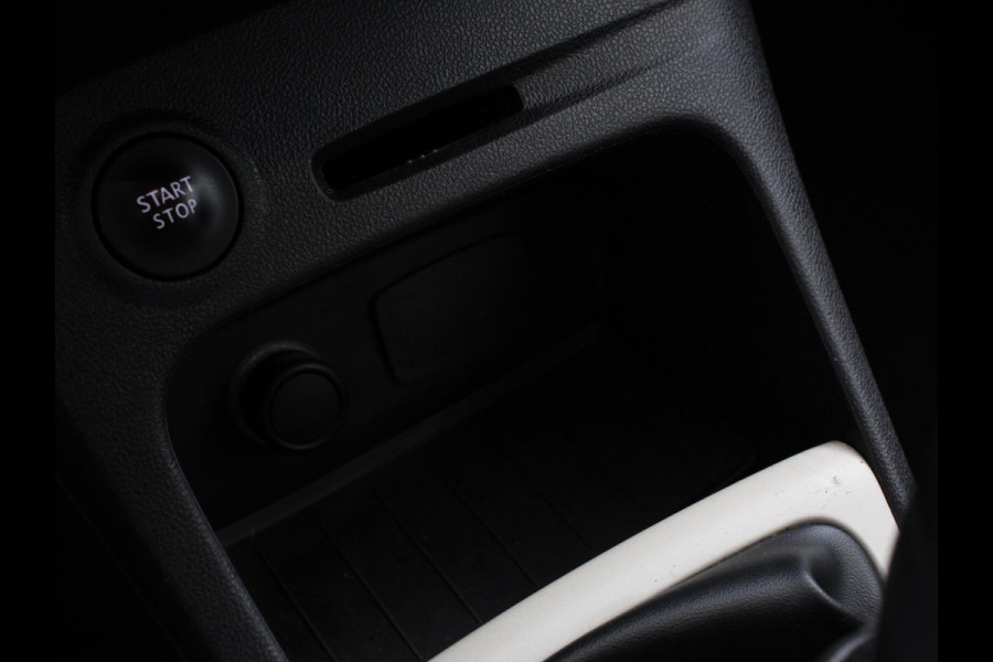 Renault Captur 0.9 TCe Intens | Navigatie | Climate Control | Parkeer Sensoren | Bluetooth | Cruise control | Lichtmetalen Velgen