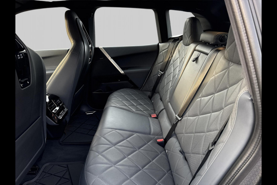 BMW iX xDrive40 High Executive 77 kWh | Pano | Elek Trekhaak | 360 Camera | Memory stoelen | Laser Light |