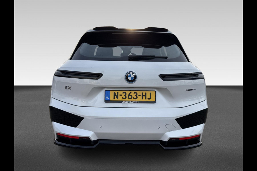 BMW iX xDrive40 High Executive 77 kWh | Pano | Elek Trekhaak | 360 Camera | Memory stoelen | Laser Light |