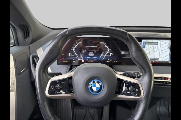 BMW iX xDrive40 High Executive 77 kWh | Pano | Elek Trekhaak | 360 Camera | Memory stoelen | Laser Light |